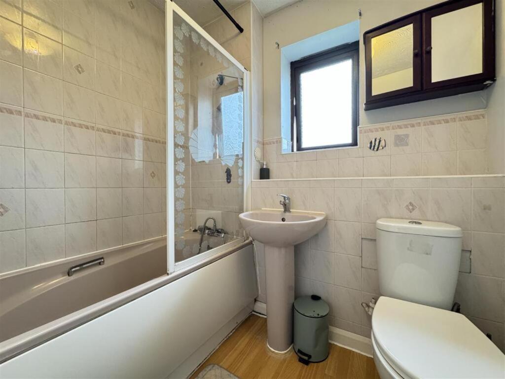 Clove, 3-4 Bed House With Garden, Free Parking, Sleeps 9 In Grays & Chafford Hundred Stifford Exteriör bild